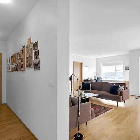 Apartment Lovely 3-bedroom Reykjavik